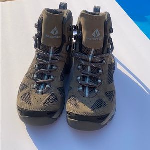 VASQUE BREEZE 3.0 GTX MID HIKING BOOTS - WOMENS 8